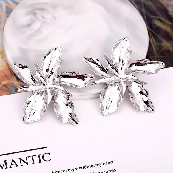 🔴𝟭𝟬/$𝟮𝟱🔴NEW Large Flower Bohemian Drop Earrings - Picture 9 of 14